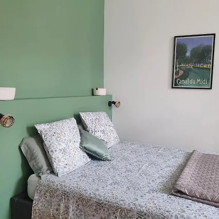 A L Ombre Des Remparts 3 Apartamento